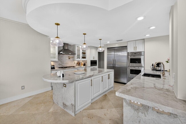 Building Photo - 3800 N Ocean Dr