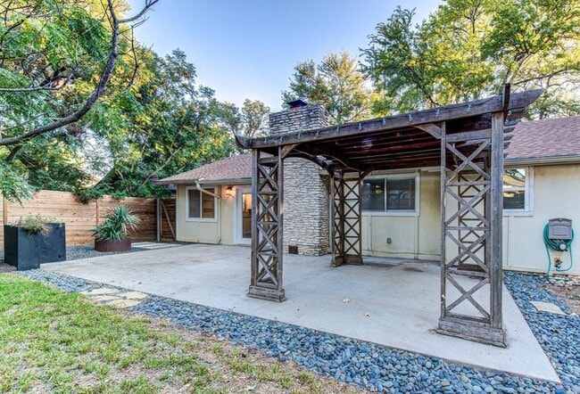 Building Photo - 4903 Powder River Rd