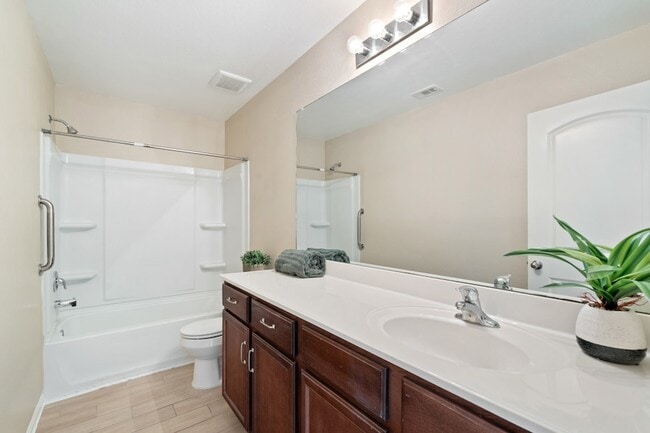 Building Photo - 1001 Strawberry Ridge Dr