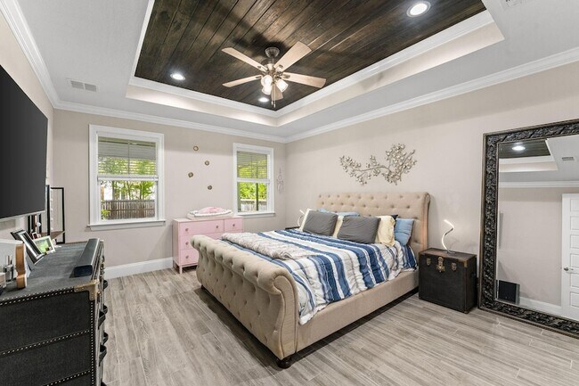 Building Photo - 106 Hibernate Way