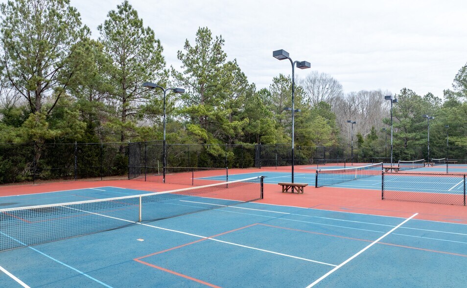 Building Photo - 209 Winding Chestnut Dr