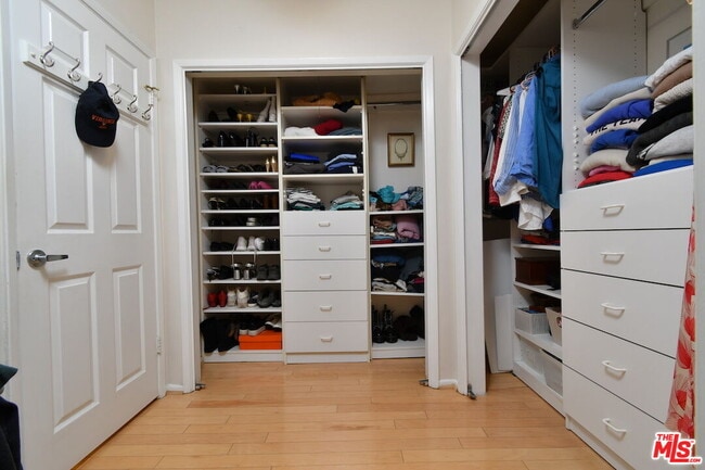 Building Photo - 3421 Castlewoods Pl