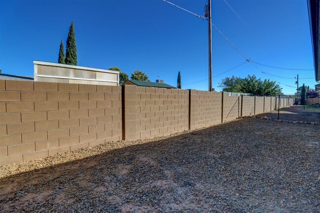 Building Photo - 8346 Florentine Rd