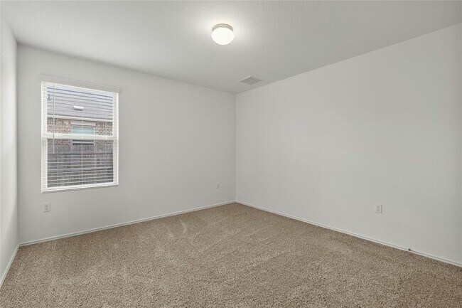 Building Photo - 11813 Roscommon Trl