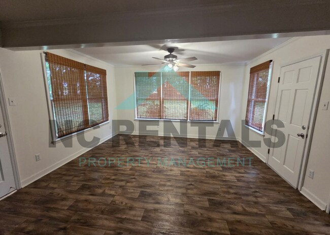 Building Photo - 706 Hedrick Dr