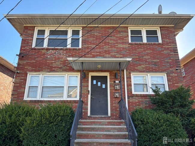 Primary Photo - 220 Coolidge St