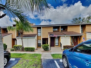 Building Photo - 2956 Clubview Dr