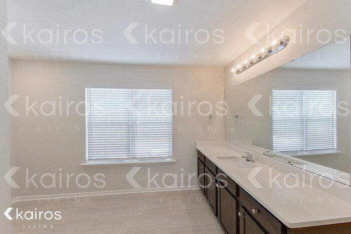 Building Photo - 34 Red Oak Dr.