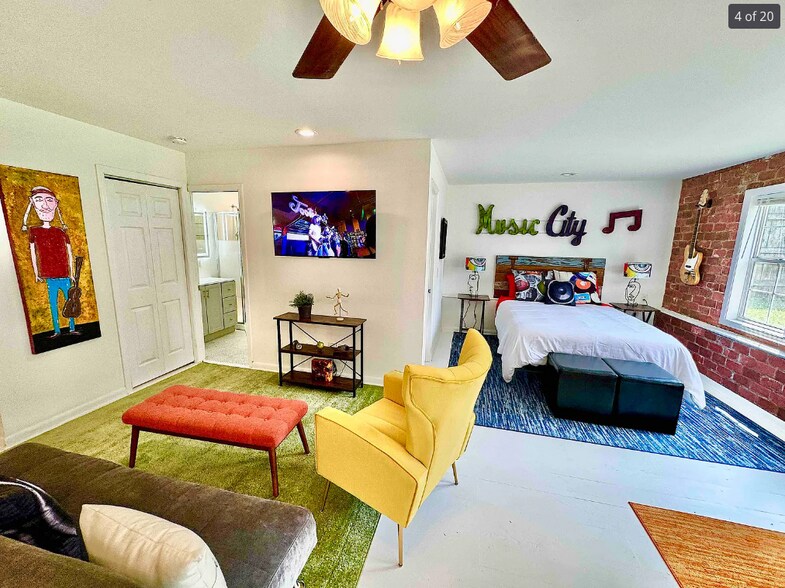 Building Photo - 924 Spain Ave