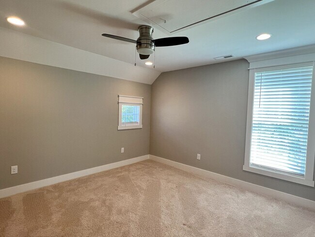 Building Photo - 264 Palmetto Harbour Dr