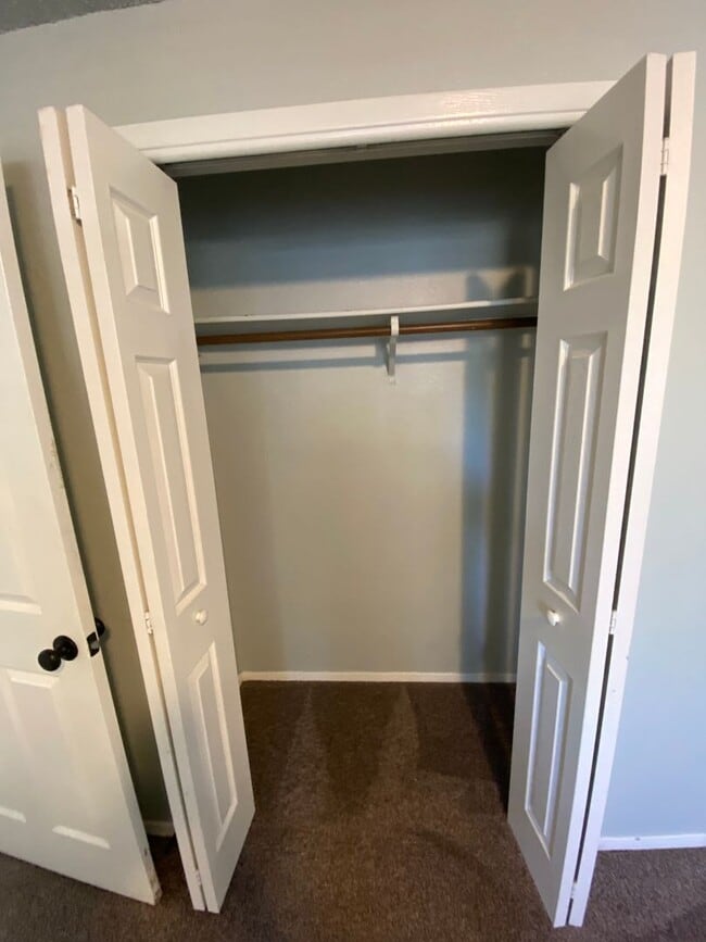 Building Photo - Ready first of June / 3 bedroom 2 bathroom...