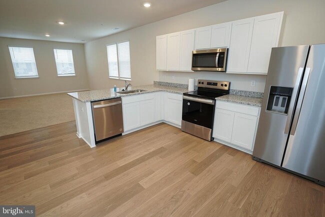 Building Photo - 819 Mersey Ln