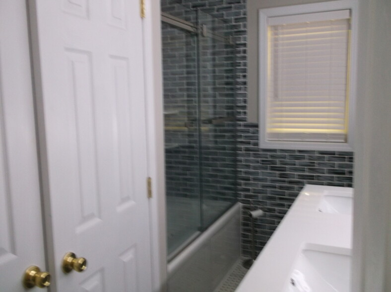 Bathroom - 7824 Rabbitt Rd