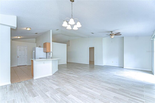 Building Photo - 18303 Elmhurst Ln