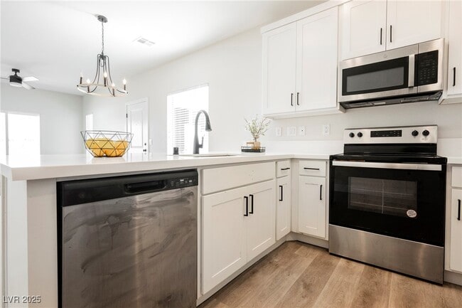 Building Photo - 5240 Denning St