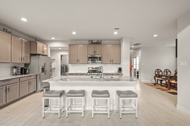 Building Photo - 18419 Windy Knl Wy