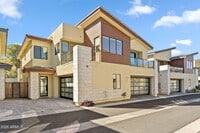 Building Photo - 1 Easy St