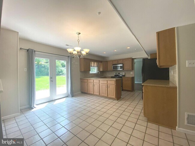 Building Photo - 199 Liberty Dr