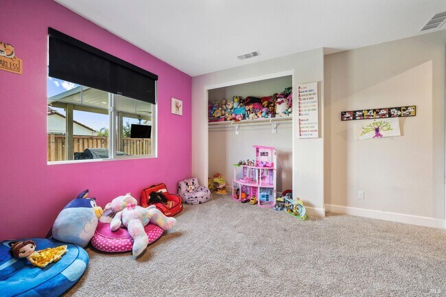 Building Photo - 1245 Pacific Pl