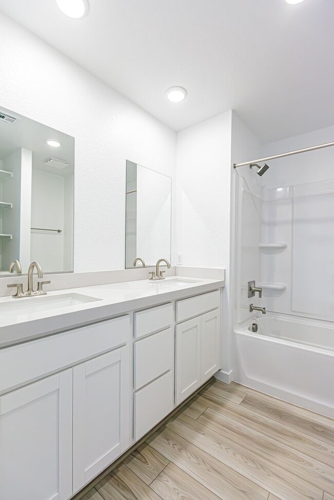 Building Photo - Brand New Home