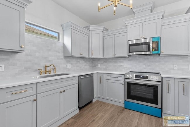 Building Photo - 2170 Portofino Blvd