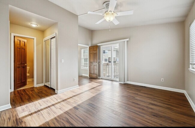Building Photo - $0 DEPOSIT OPTIONS. SPACIOUS 2 BED, 2.5 BA...