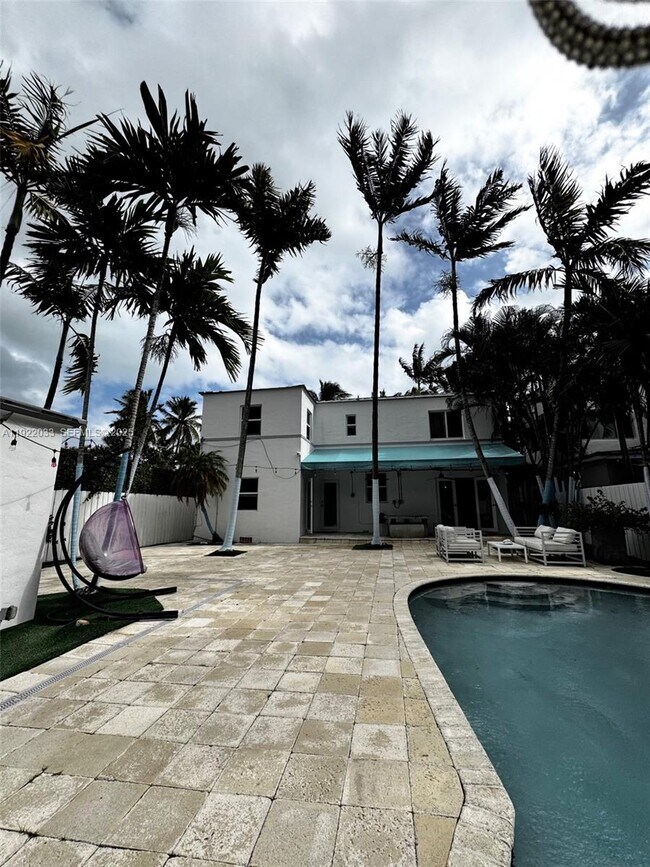 Building Photo - 3470 Sheridan Ave