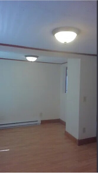 Building Photo - 89 Orient St