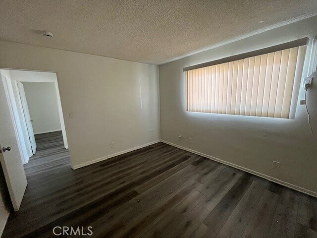 Building Photo - 686 E Cottonwood Rd