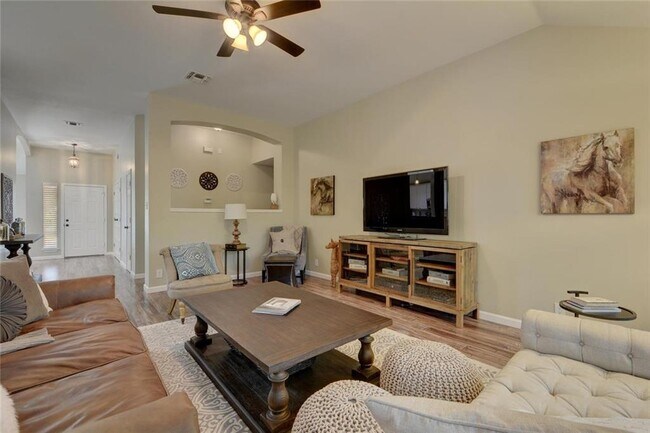 Building Photo - 8604 Neider Dr