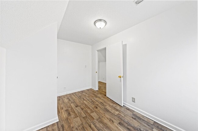 Building Photo - Move-In Special Available! Cape Cod Style Home!