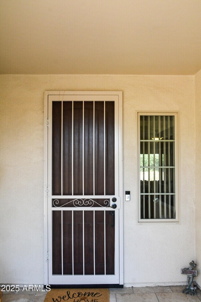 Building Photo - 13436 W La Vina Dr