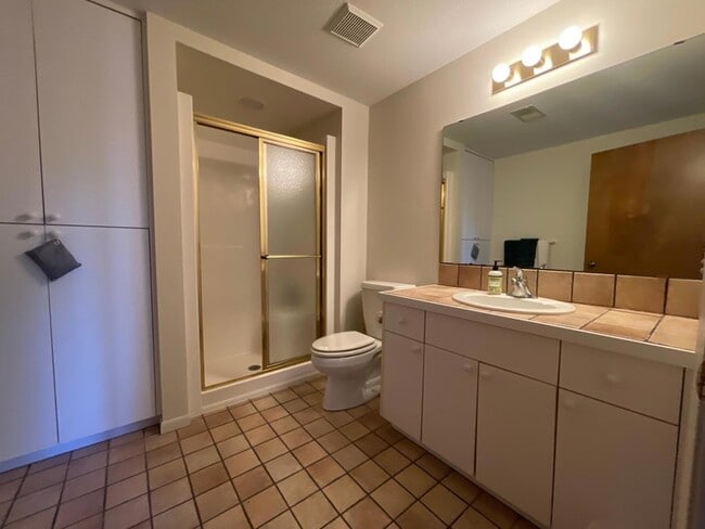 Building Photo - 44 Peninsula Rd