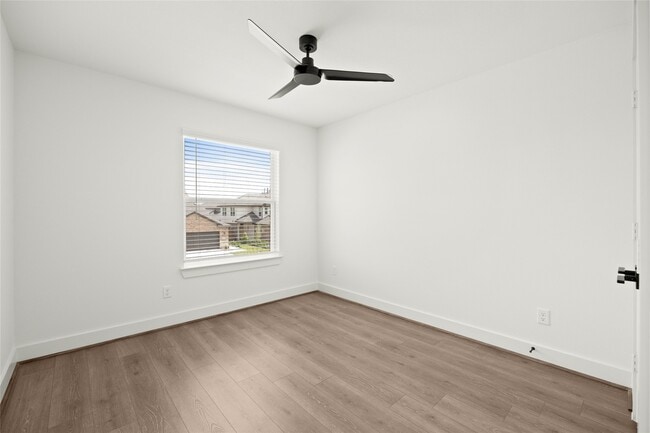 Building Photo - 2752 Sunny Briar Dr