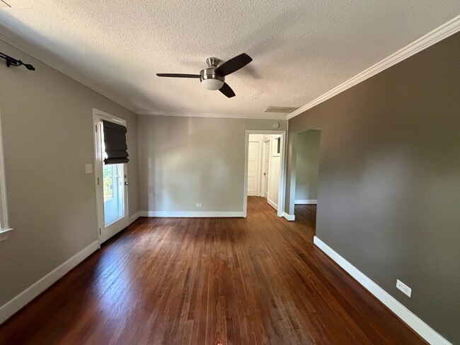 Building Photo - 1627 Mason Ln