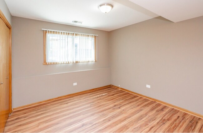 Building Photo - 7840 Cronin Ave