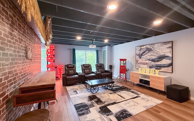 Building Photo - 161 Brookview Way Dr