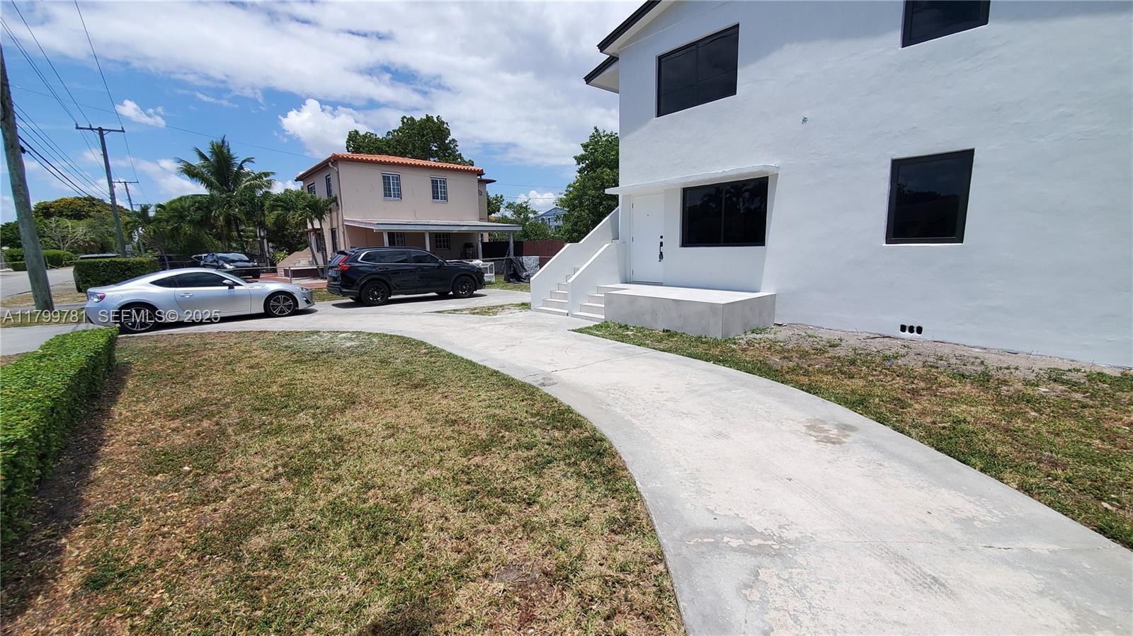 Building Photo - 6201 SW 22nd St