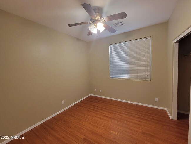 Building Photo - 958 E Scorpio Pl