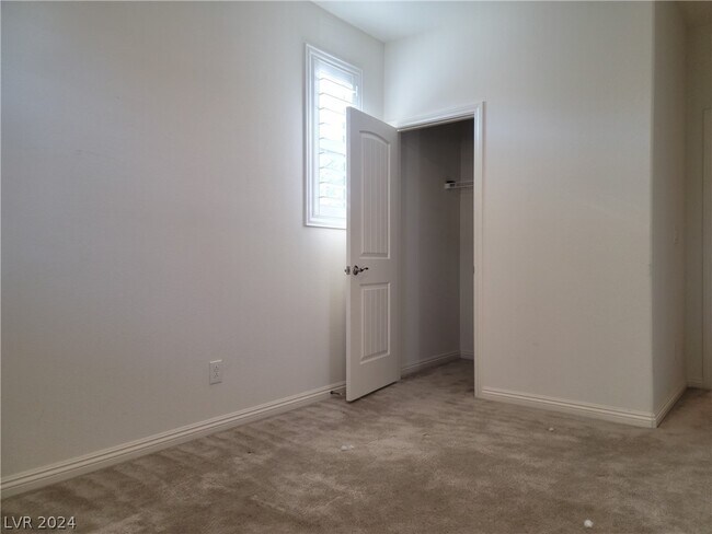 Building Photo - 9149 Cocowoods Pl