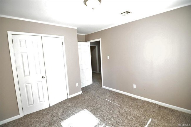 Building Photo - 334 Dee Dr