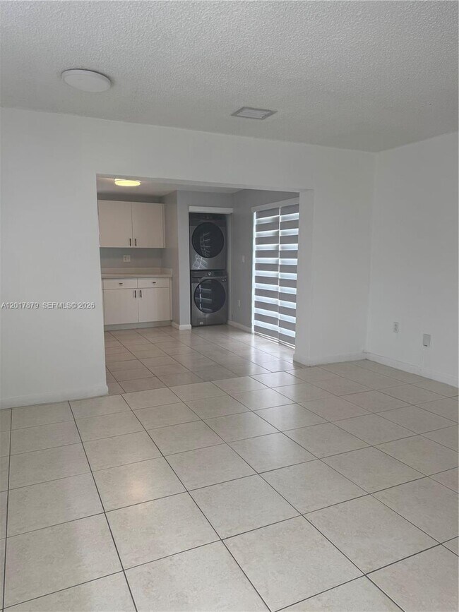Building Photo - 20500 SW 114th Pl