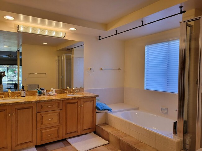 Building Photo - 3258 Lower Ridge Rd