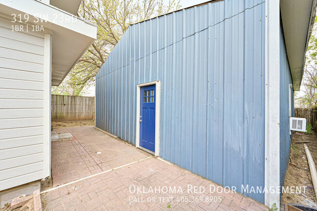 Building Photo - 319 SW 23rd St