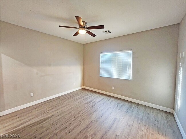 Building Photo - 1121 Sixshooter Ave