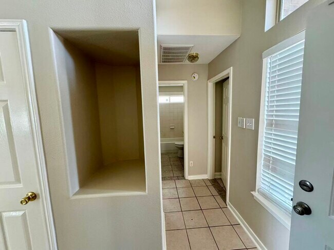 Building Photo - 21114 Sun Haven Dr