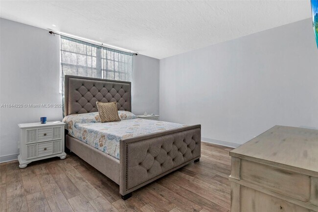 Building Photo - 3000 S Ocean Dr