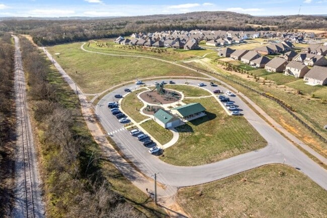 Building Photo - FOR LEASE- TOWNHOME IN THE PRESERVE AT BELLE POINTE!