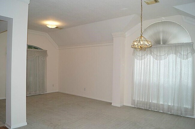 Building Photo - 2711 Aspen Ln