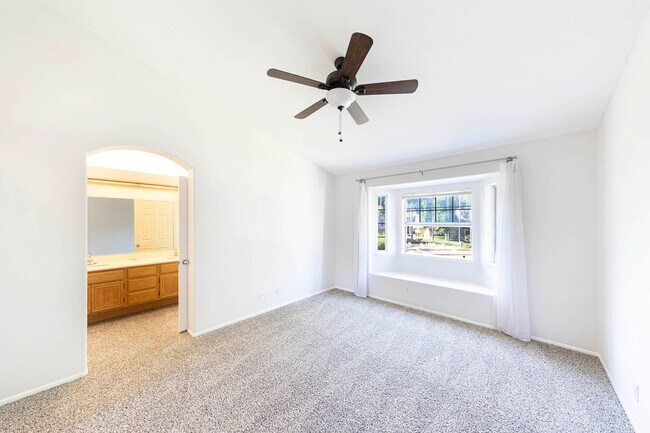 Building Photo - Spacious two-story Townhome